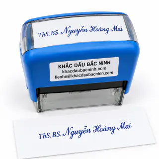 Dấu tên ThS BS Nguyễn Hoàng Mai với tem Khắc Dấu Bắc Ninh